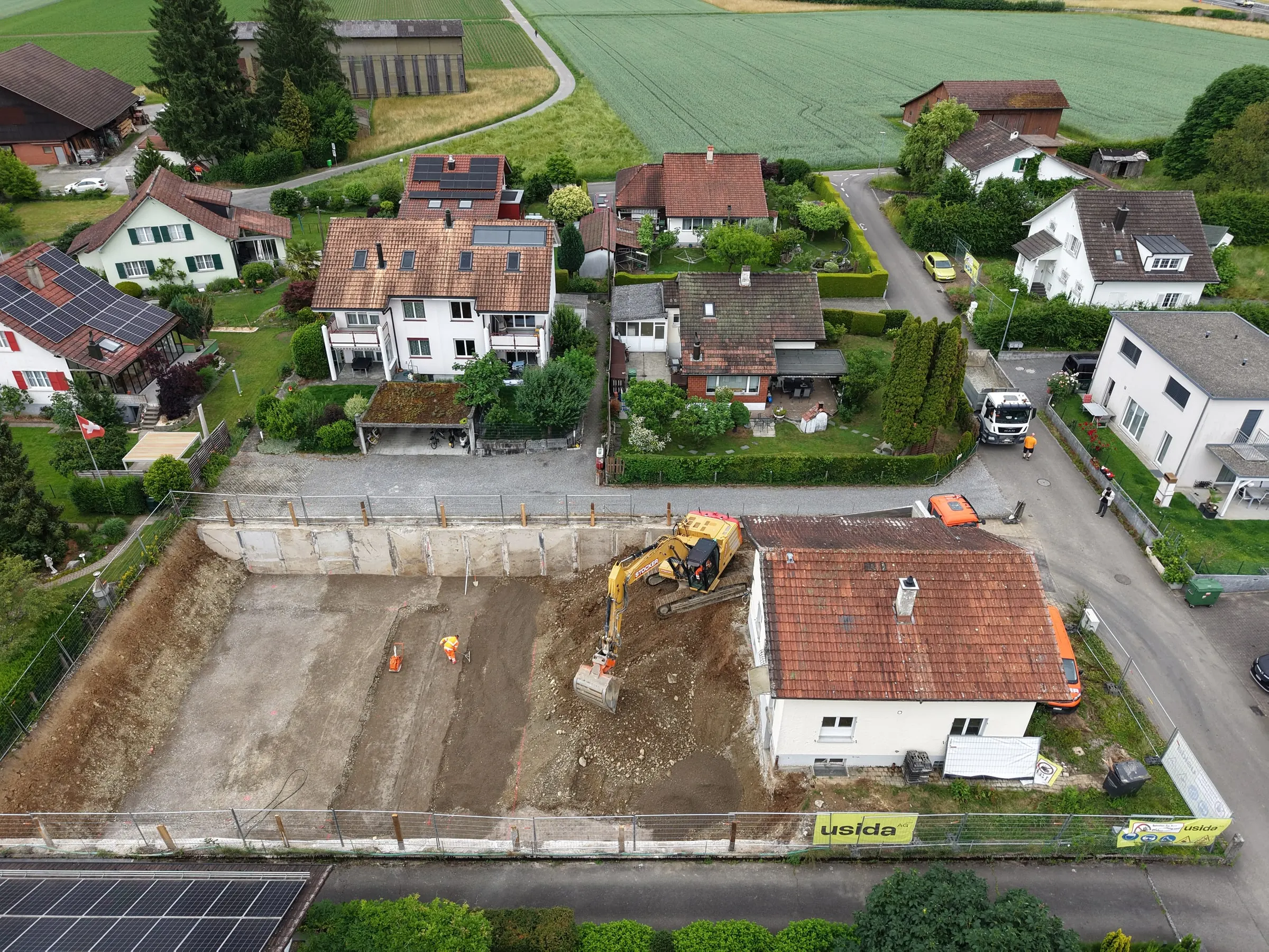 Baugrube mit Bagger
